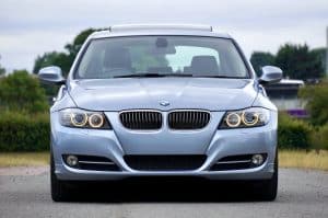 Read more about the article Premium Auto Glass: Investing in Quality and Reliability
