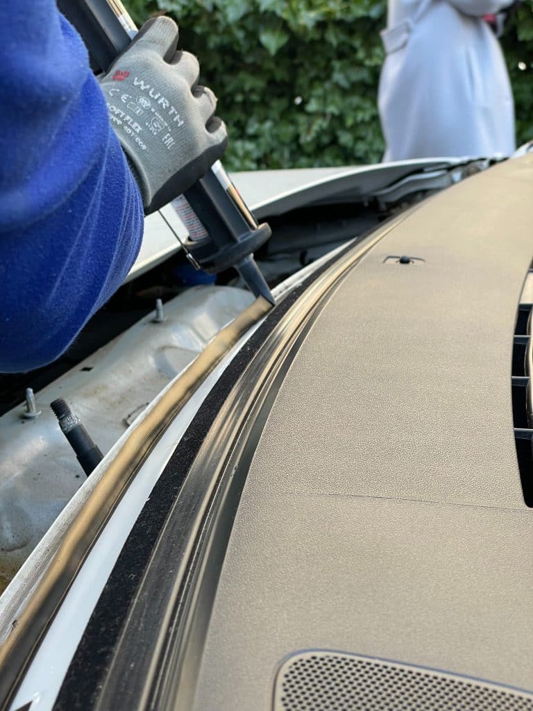 Read more about the article Windshield Replacement vs. Repair: Making Informed Choices
